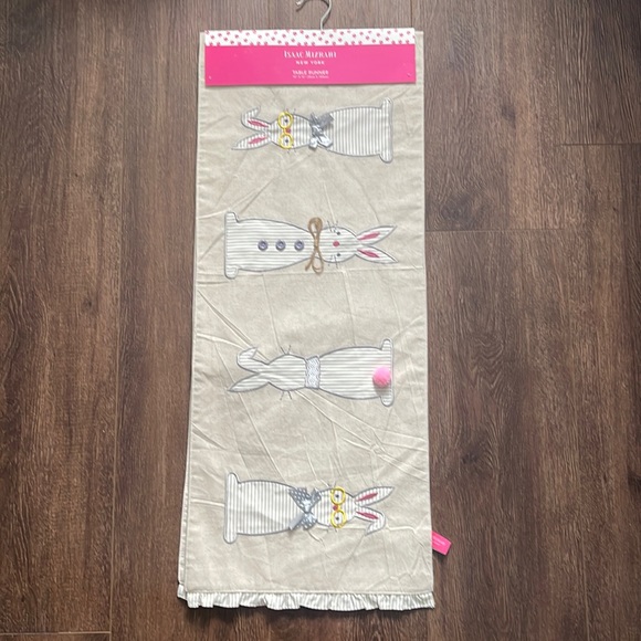 Isaac Mizrahi Table Runner Bunny with Glasses Ruffle Beige - Picture 1 of 8